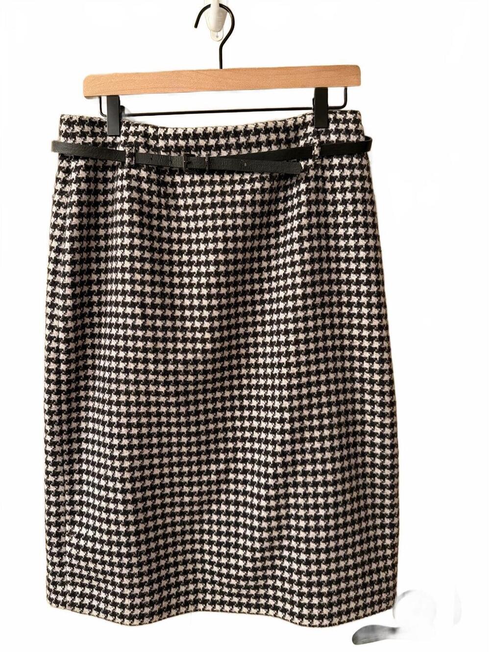 Atelier Boutique Black and White Houndstooth Pencil Skirt with Belt